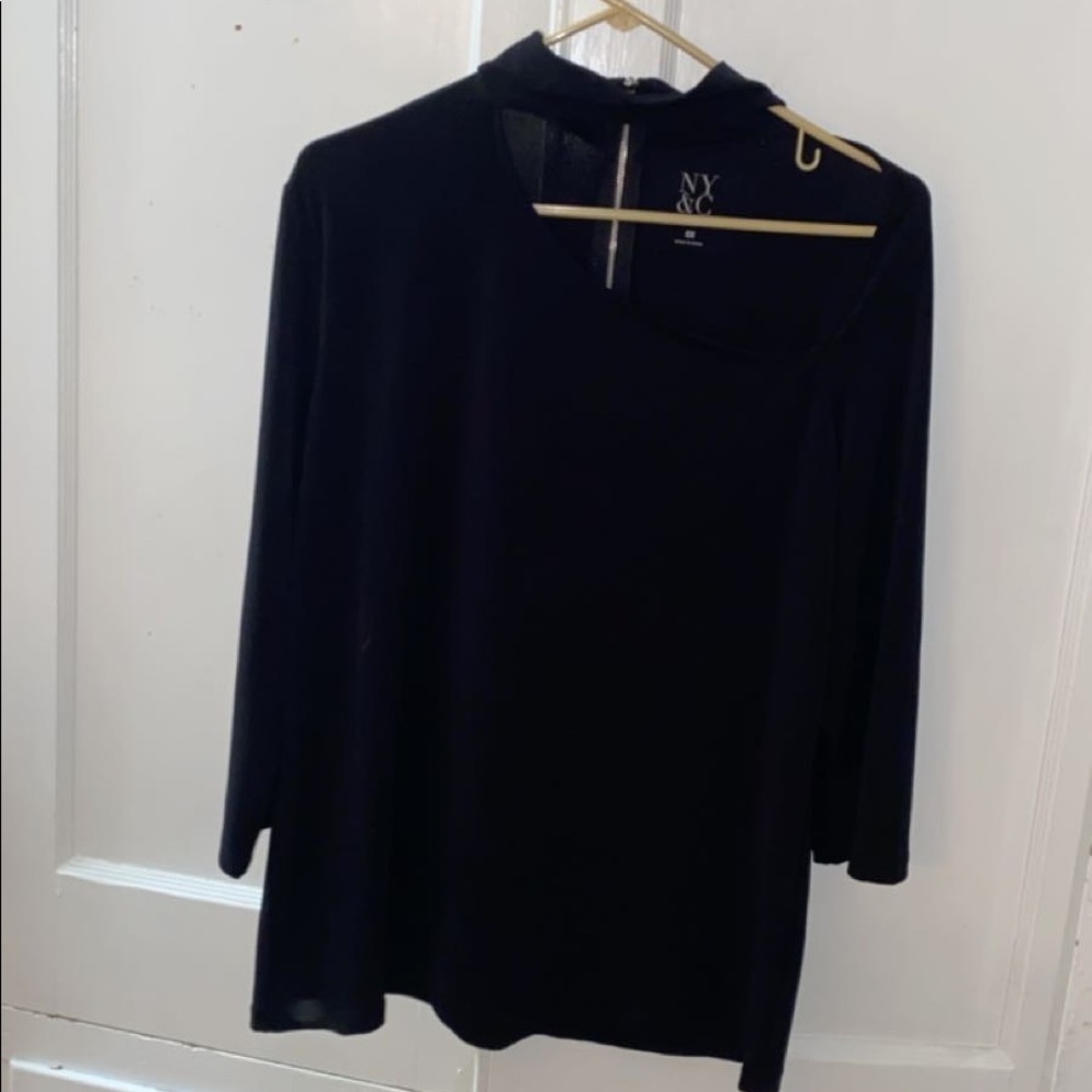 New York & Company Cut Out Top